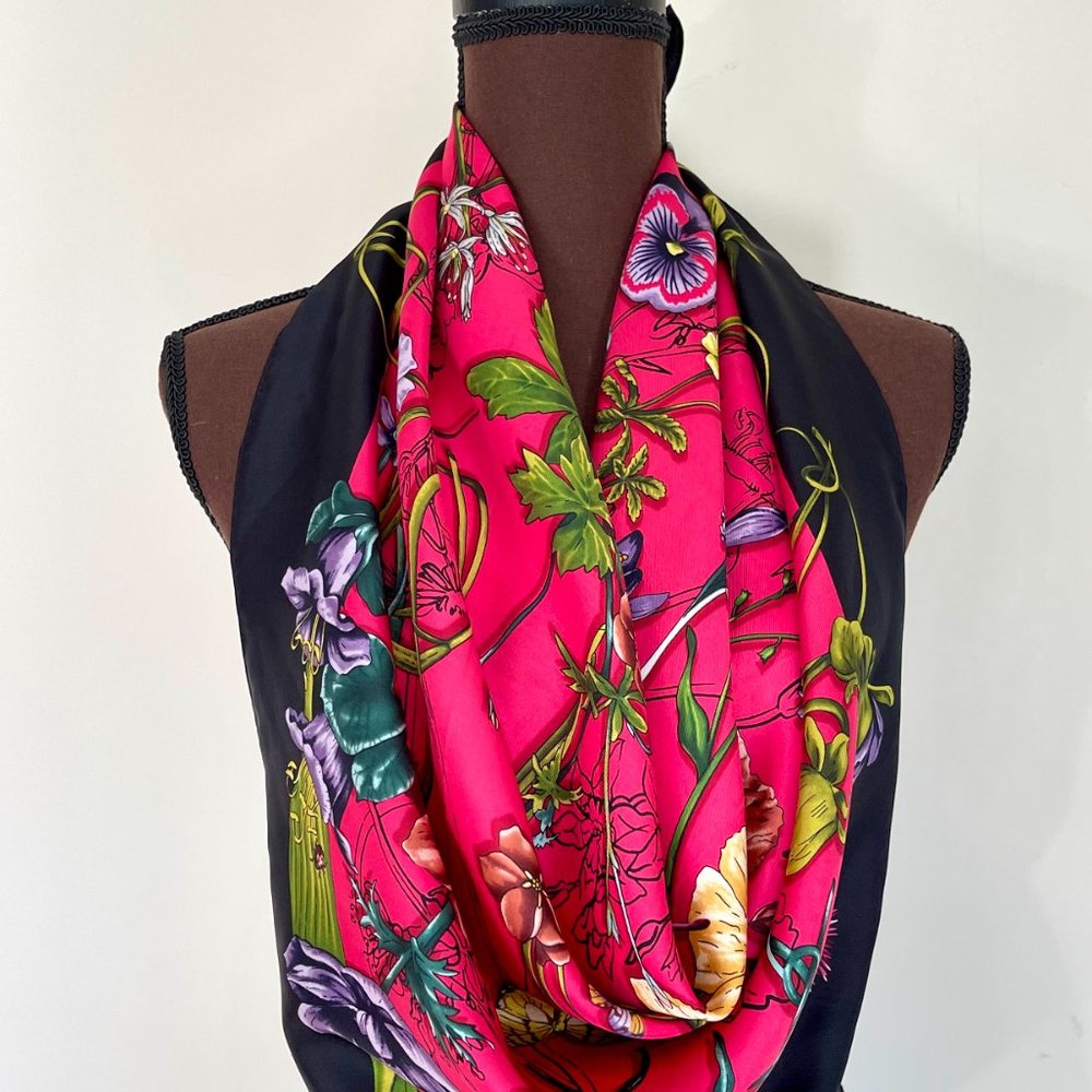 New Gucci Scarf Iconic Floral Print Silk Wrap with Gucci Gift Box - Picture 10 of 15